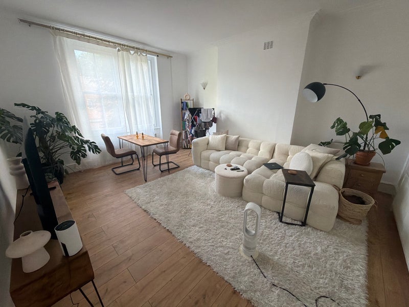 Room Maida Avenue in City of Westminster