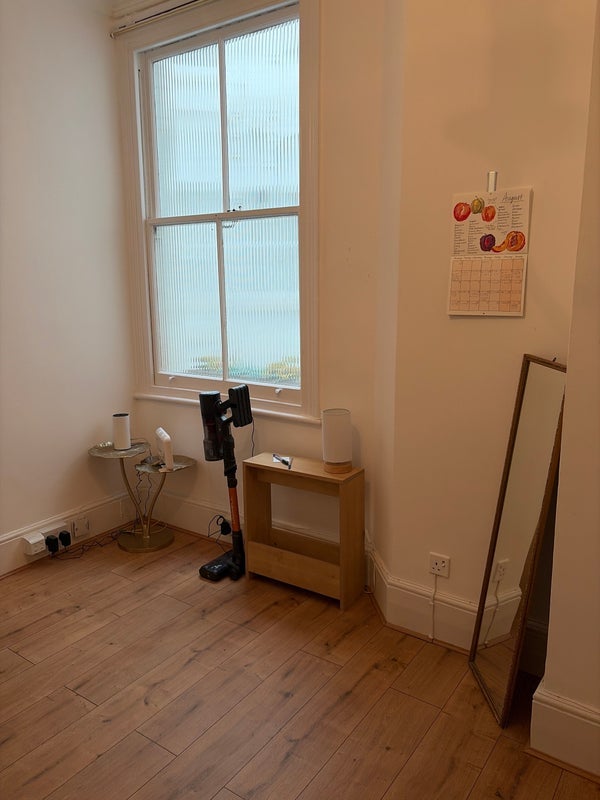 Room Maida Avenue in City of Westminster