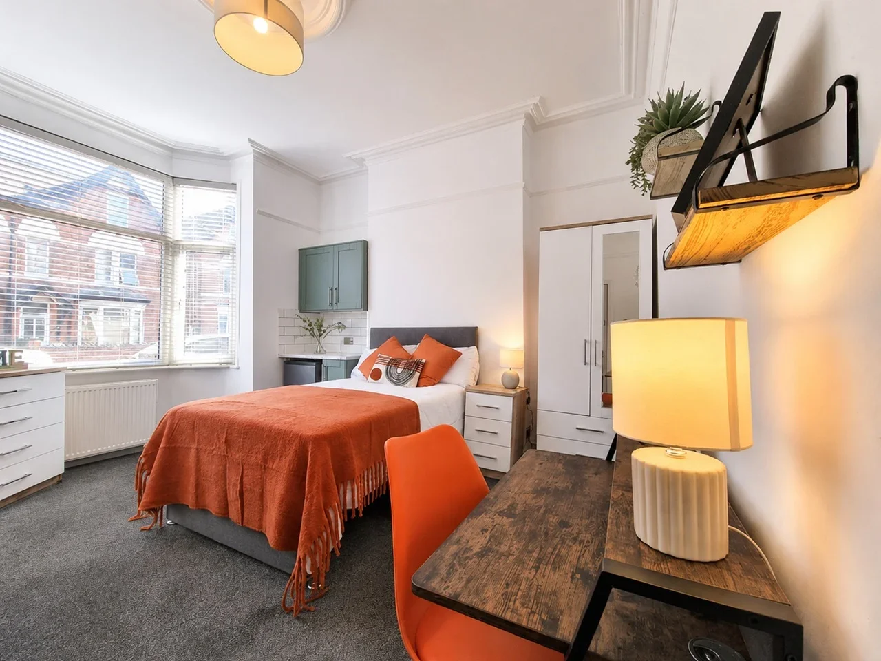 Room Gillott Road in Birmingham