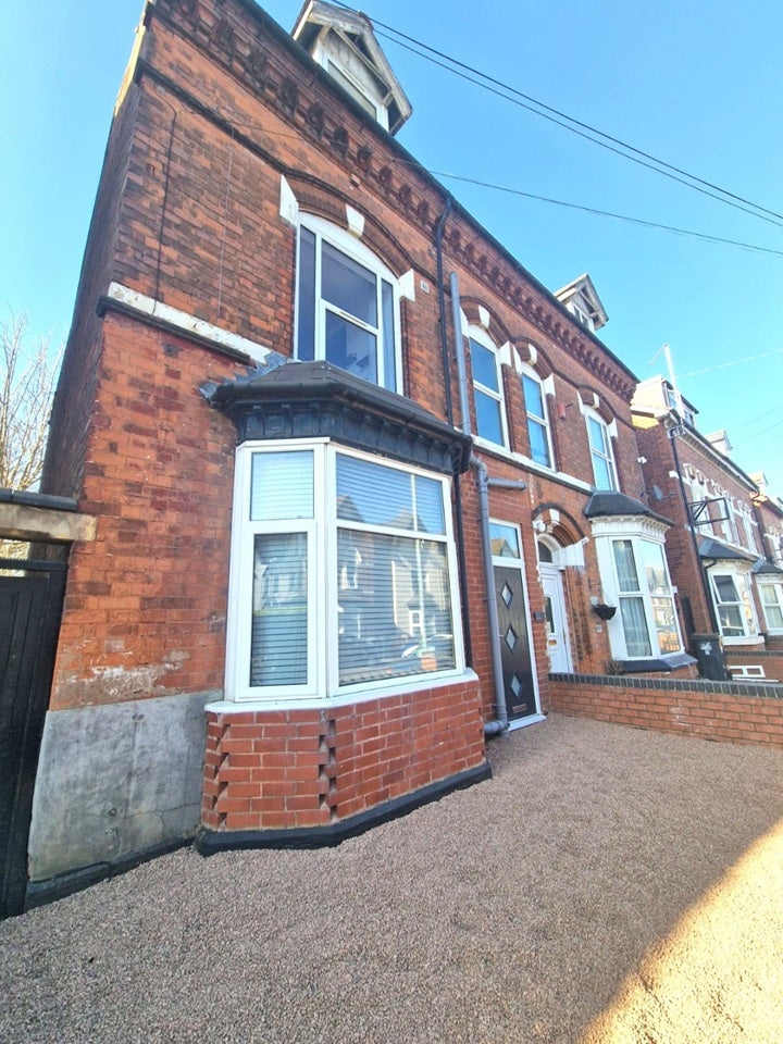 Room Gillott Road in Birmingham