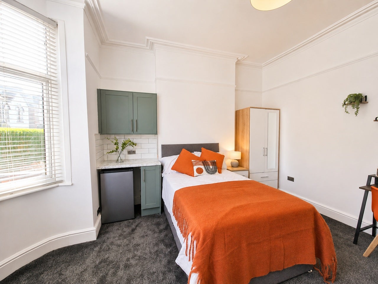 Room Gillott Road in Birmingham
