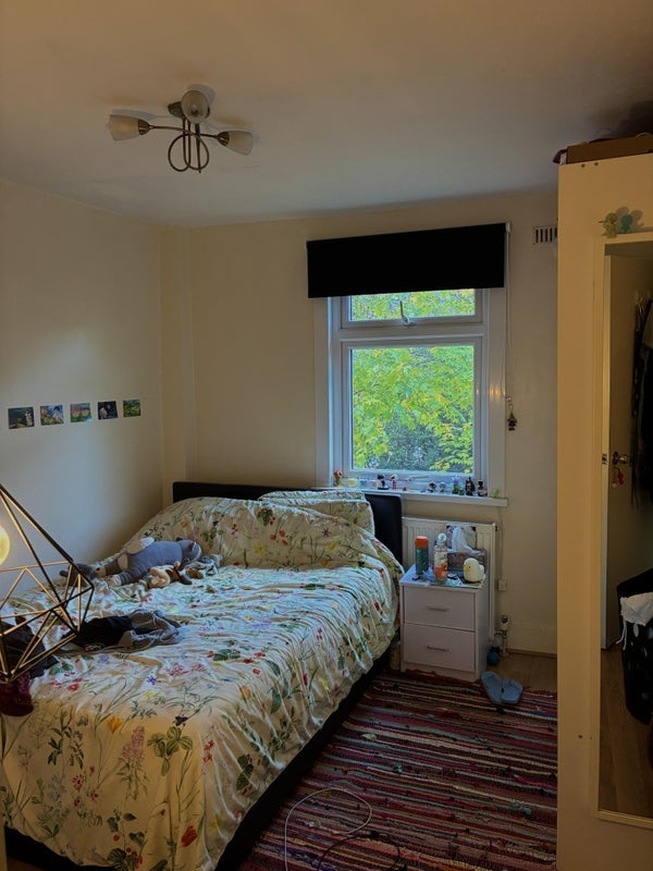 Room Ravenshaw Street in Greater London
