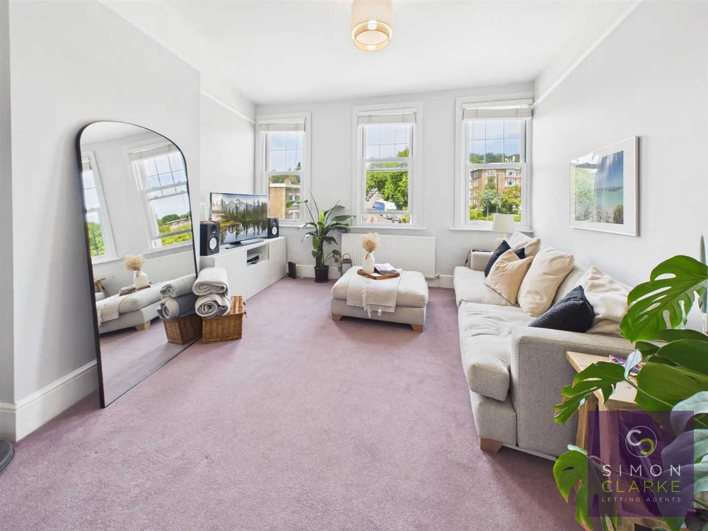 Flat Priory Road in Greater London