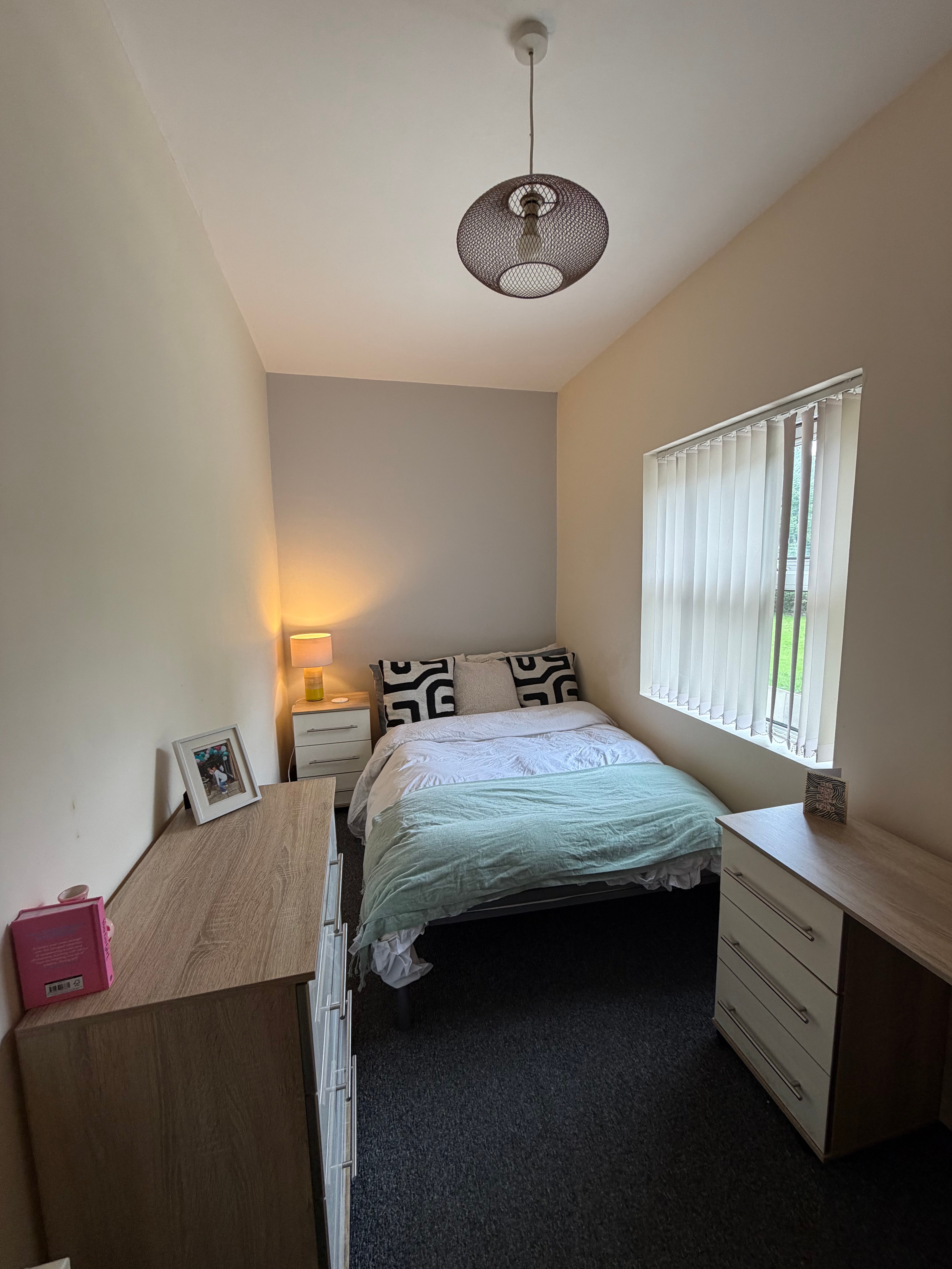 Room Richmond Grove in Manchester