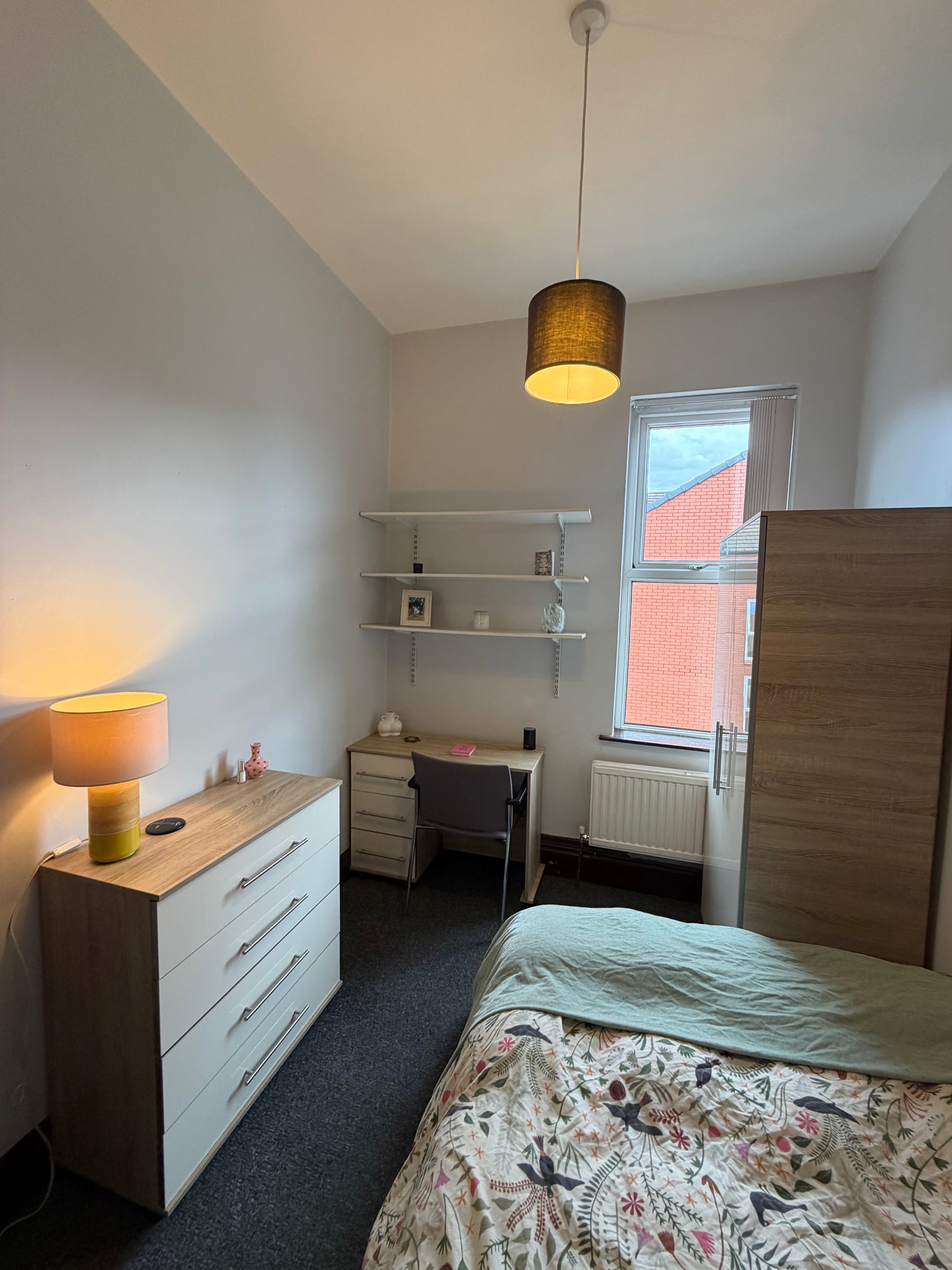 Room Richmond Grove in Manchester