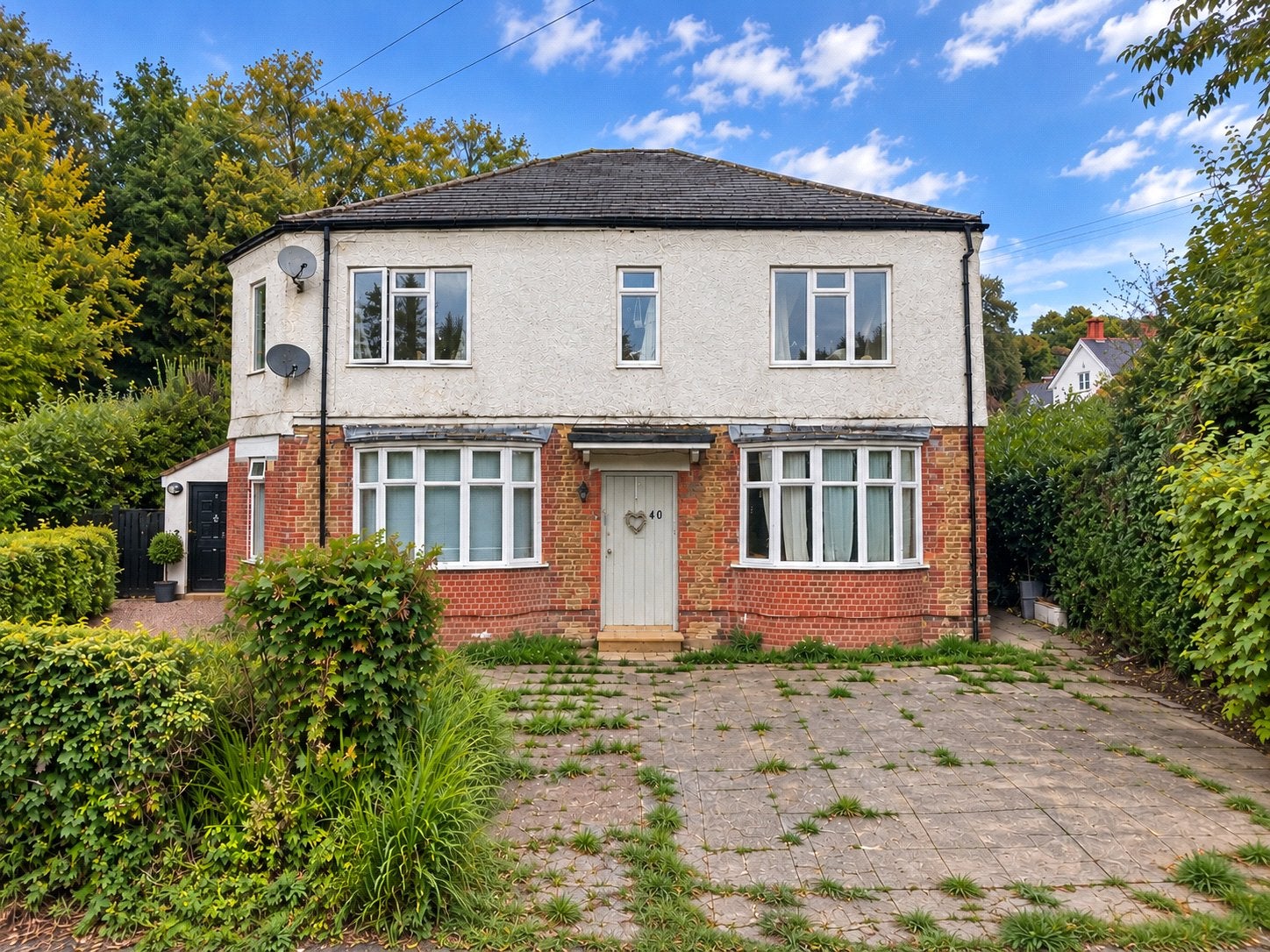 Flat Peperharow Road in Waverley