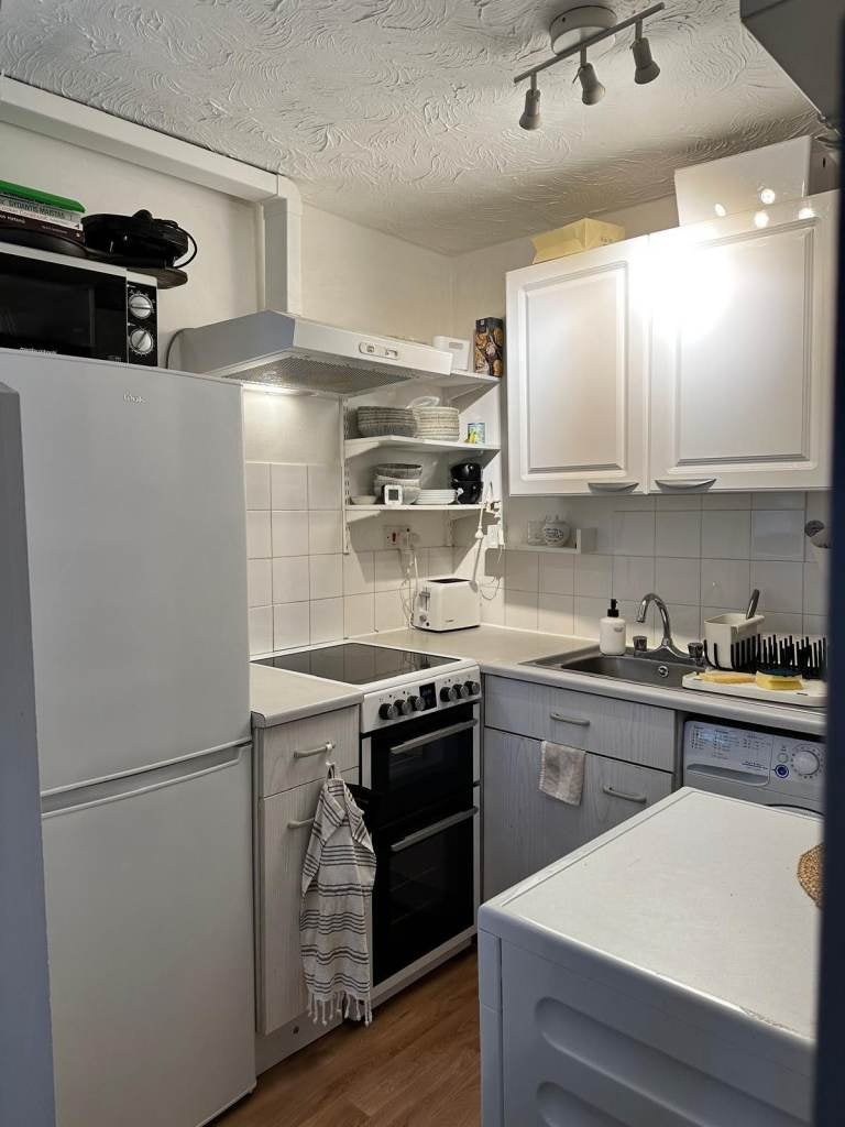 Flat Whitechapel Road in Greater London