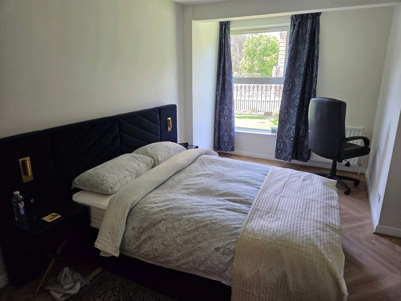 Room Merchants Road in Bristol