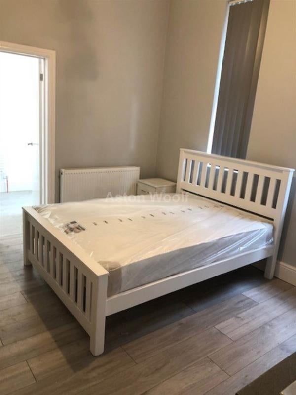 Room Mansfield Road in Nottingham