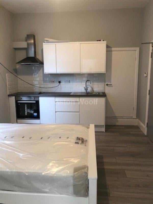 Room Mansfield Road in Nottingham