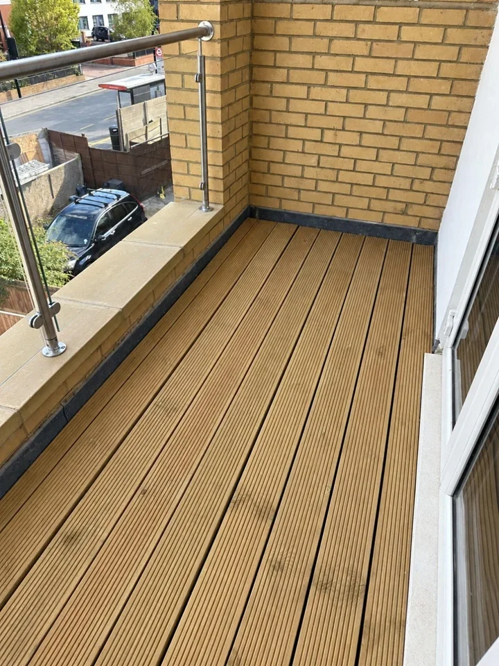 Flat Thornhill Road in Greater London