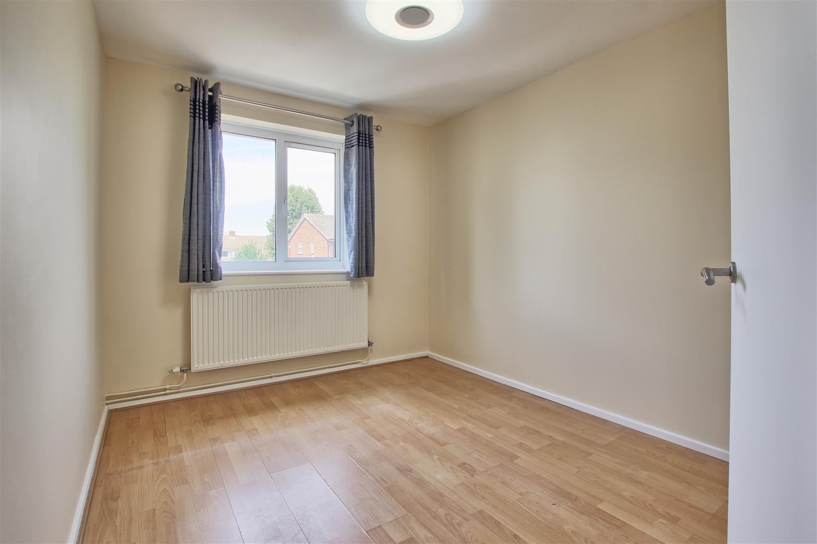 Flat Chatsworth Avenue in Cambridge