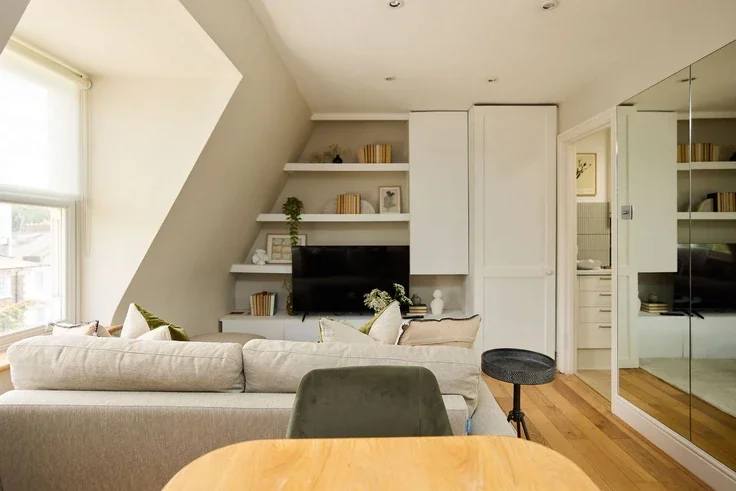 Flat Adamson Road in Greater London