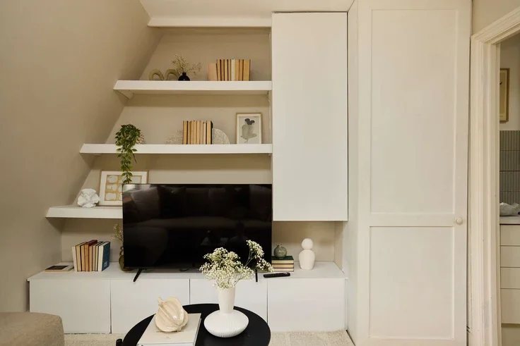 Flat Adamson Road in Greater London