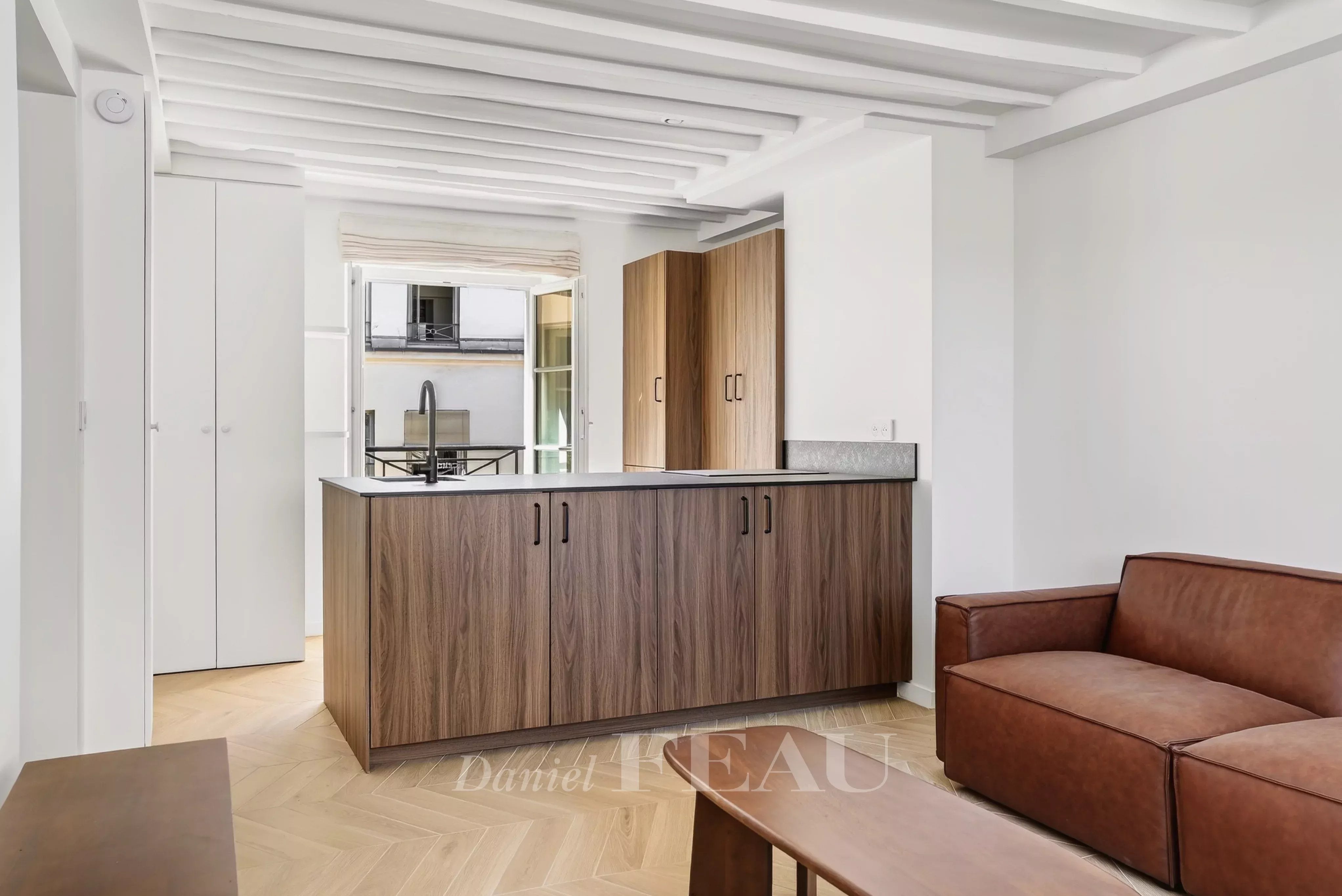 Flat Rue Saint-Antoine in Paris