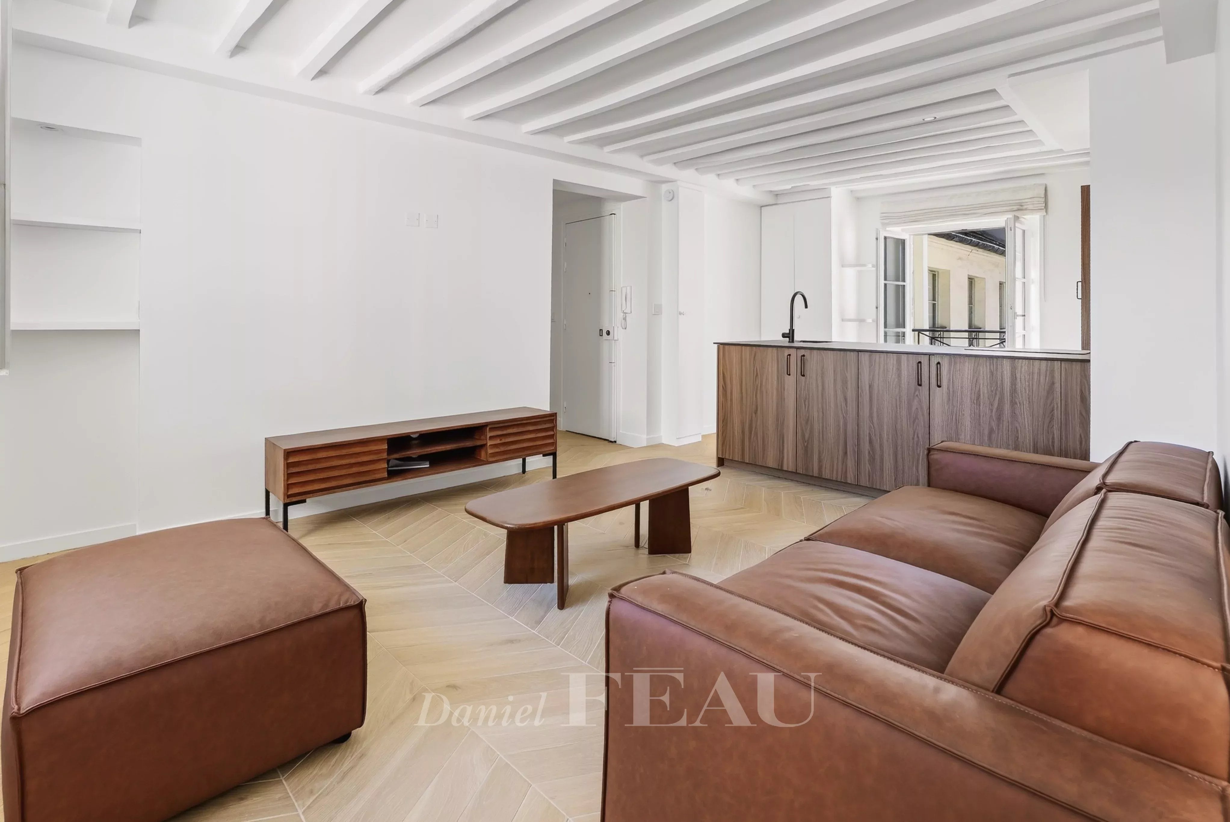 Flat Rue Saint-Antoine in Paris