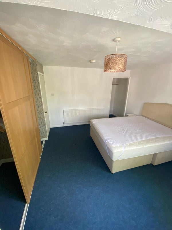 Room Aberdeen Road in Bristol