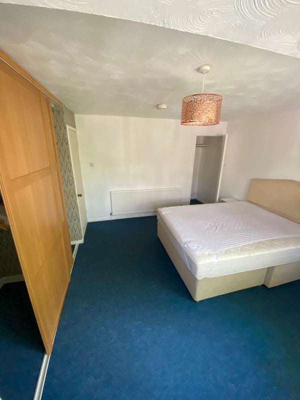 Room Aberdeen Road in Bristol