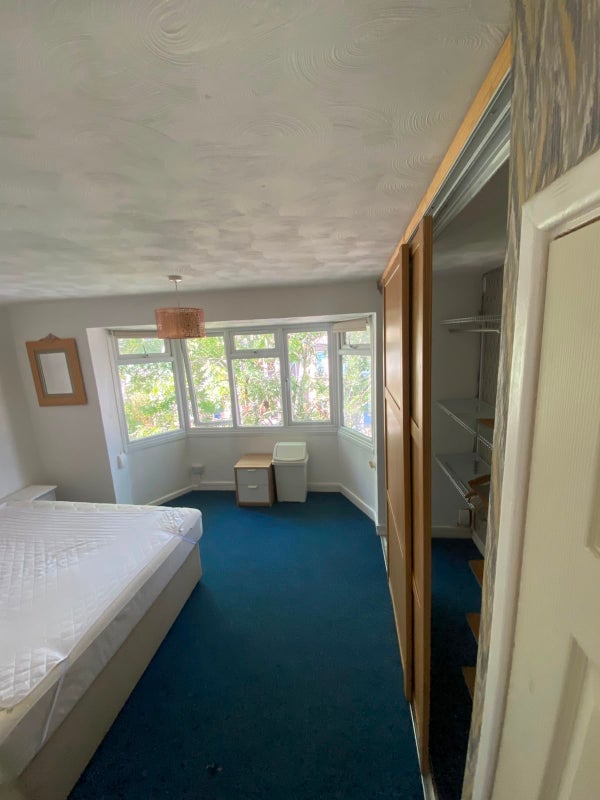 Room Aberdeen Road in Bristol