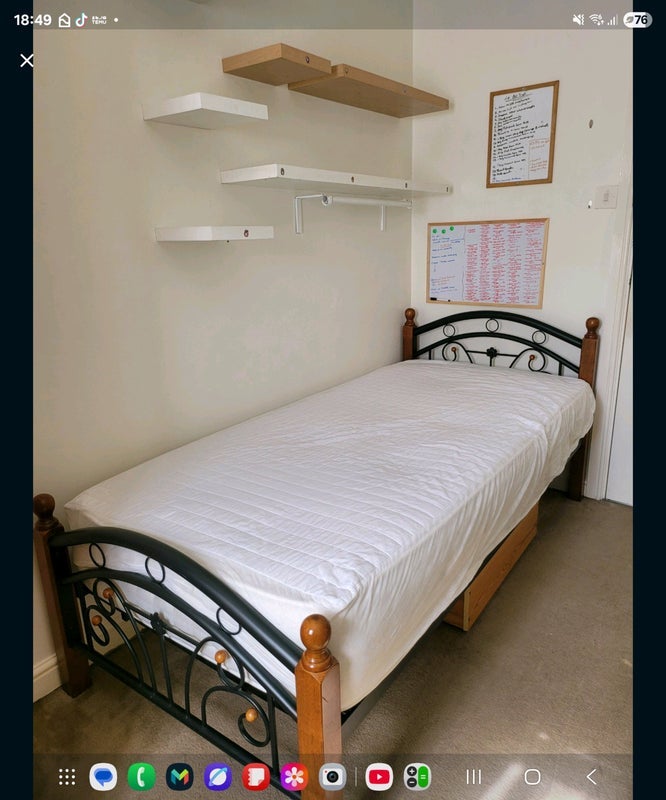 House Mantle Way in Greater London