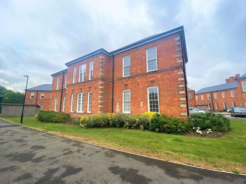 Flat Longley Road in Chichester
