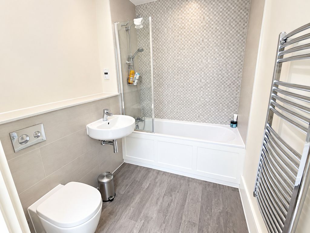 Flat Longley Road in Chichester