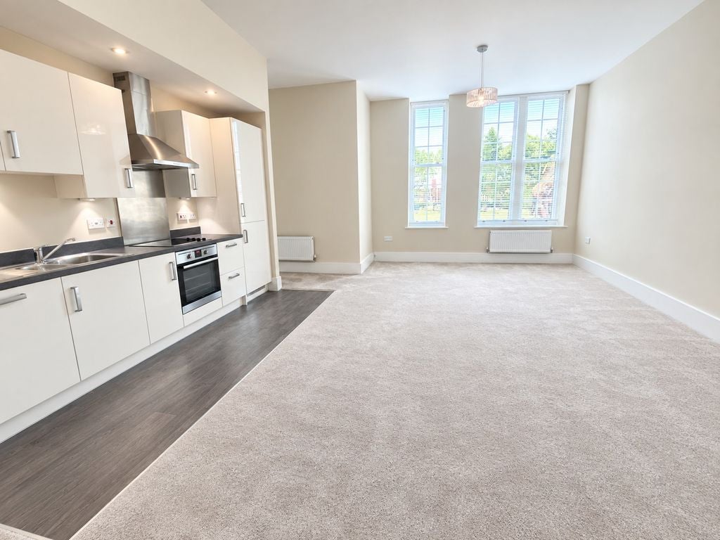 Flat Longley Road in Chichester