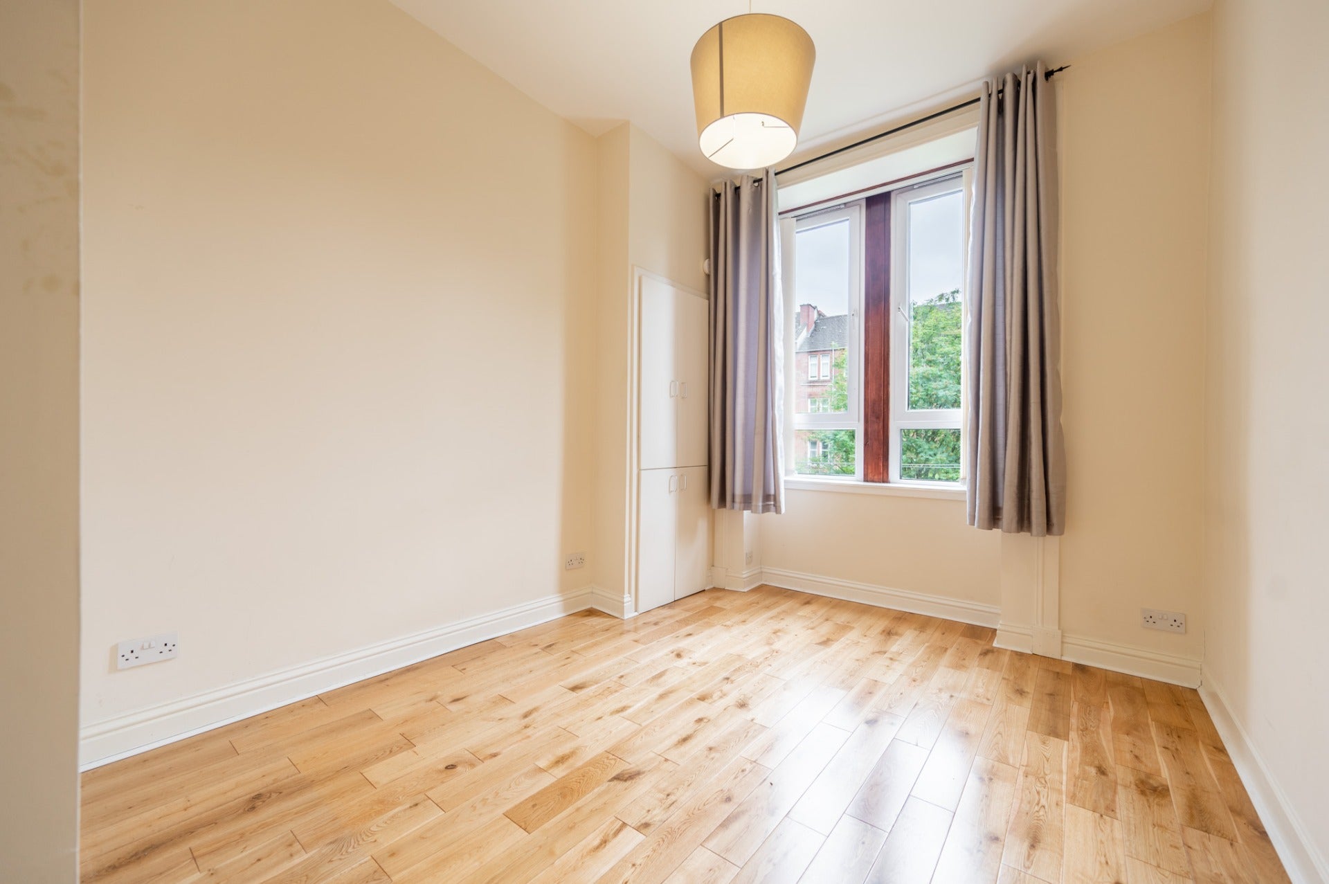 Flat Thornwood Avenue in Glasgow