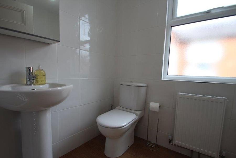 Room Howard Road in Leicester