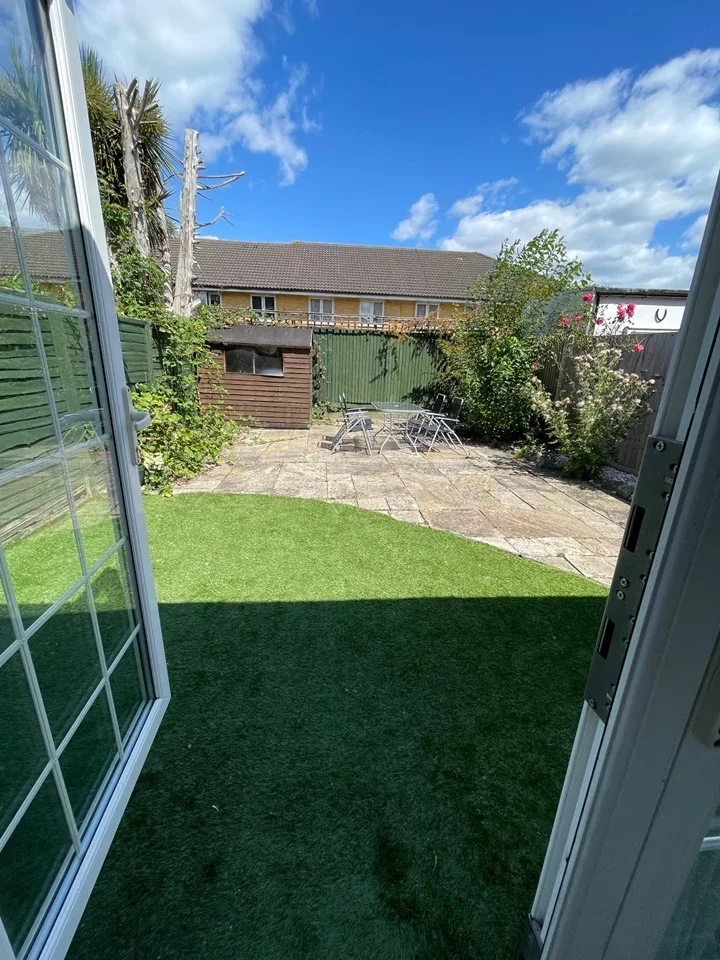 Room Lannoy Road in Greater London