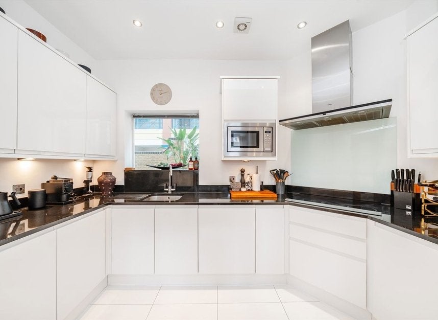 Flat Devonhurst Place in Greater London