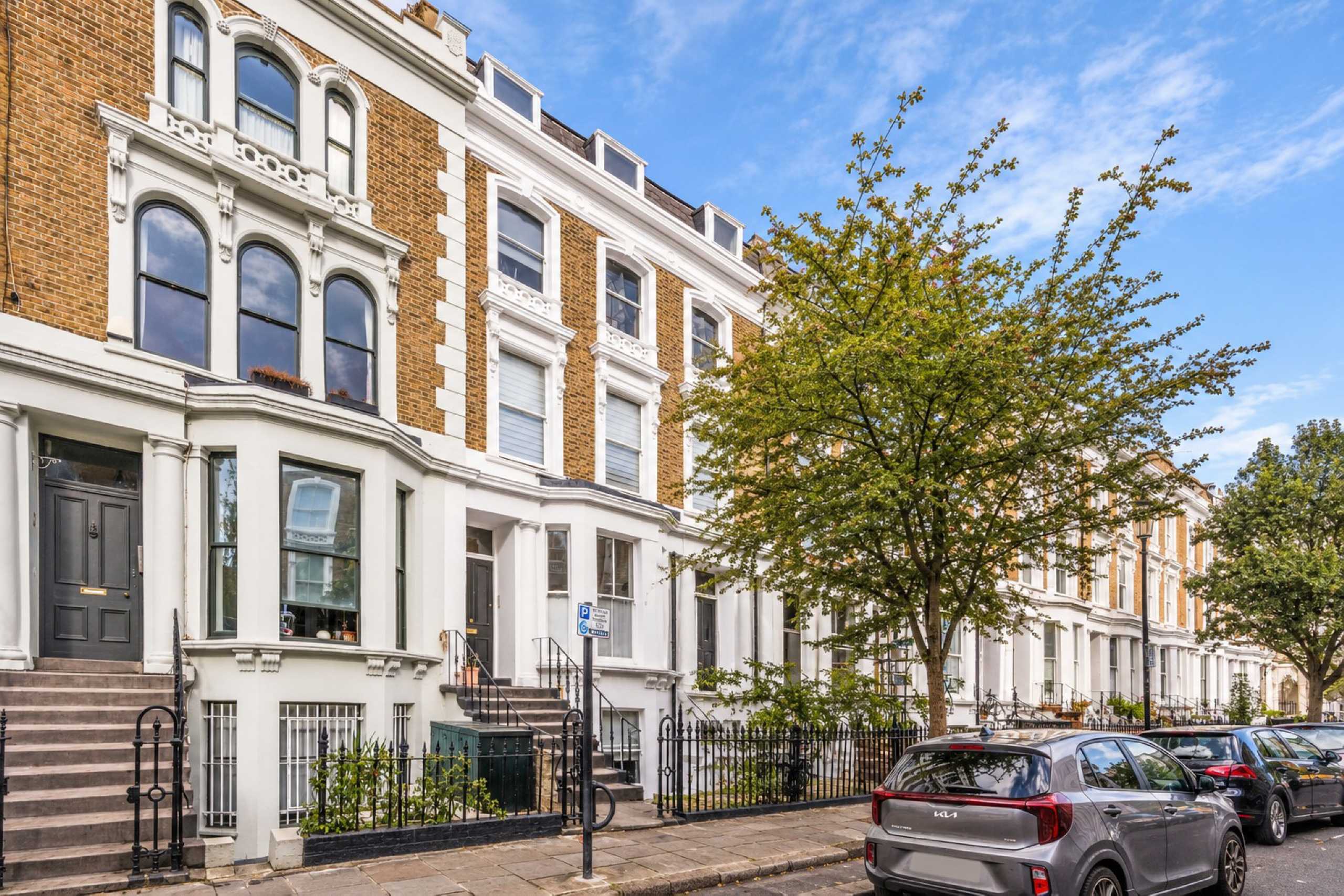 Flat Bonchurch Road in Greater London