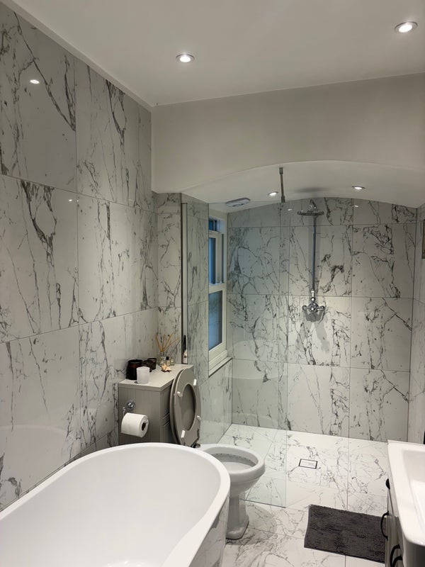Room Dawes Road in Greater London