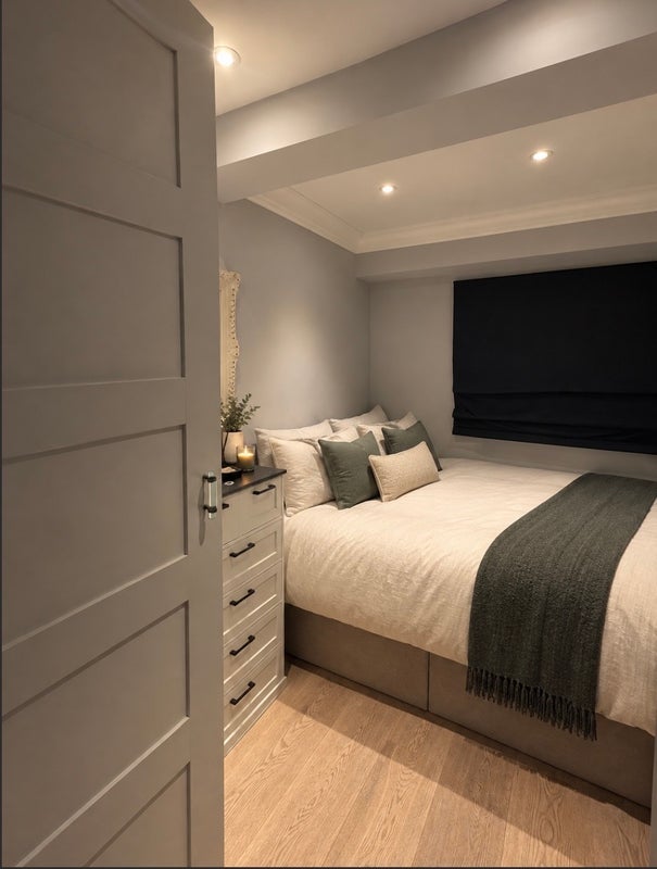 Room Dawes Road in Greater London