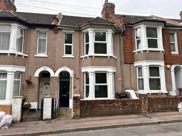 Flat Boundary Road in Chatham