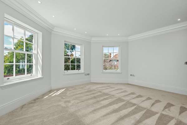 House Mill Road in Elmbridge