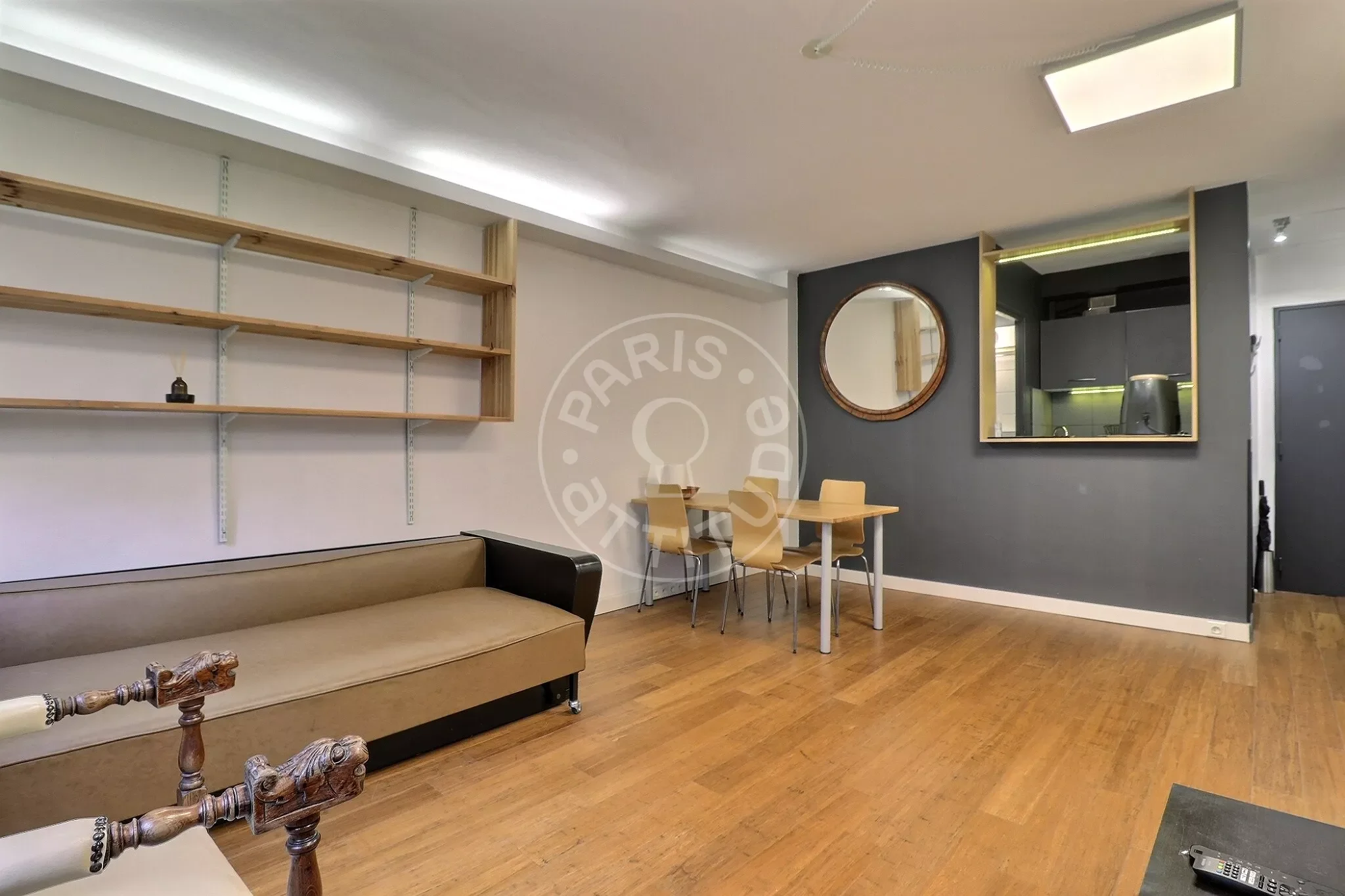Appartement Rue de la Grange aux Belles à Paris
