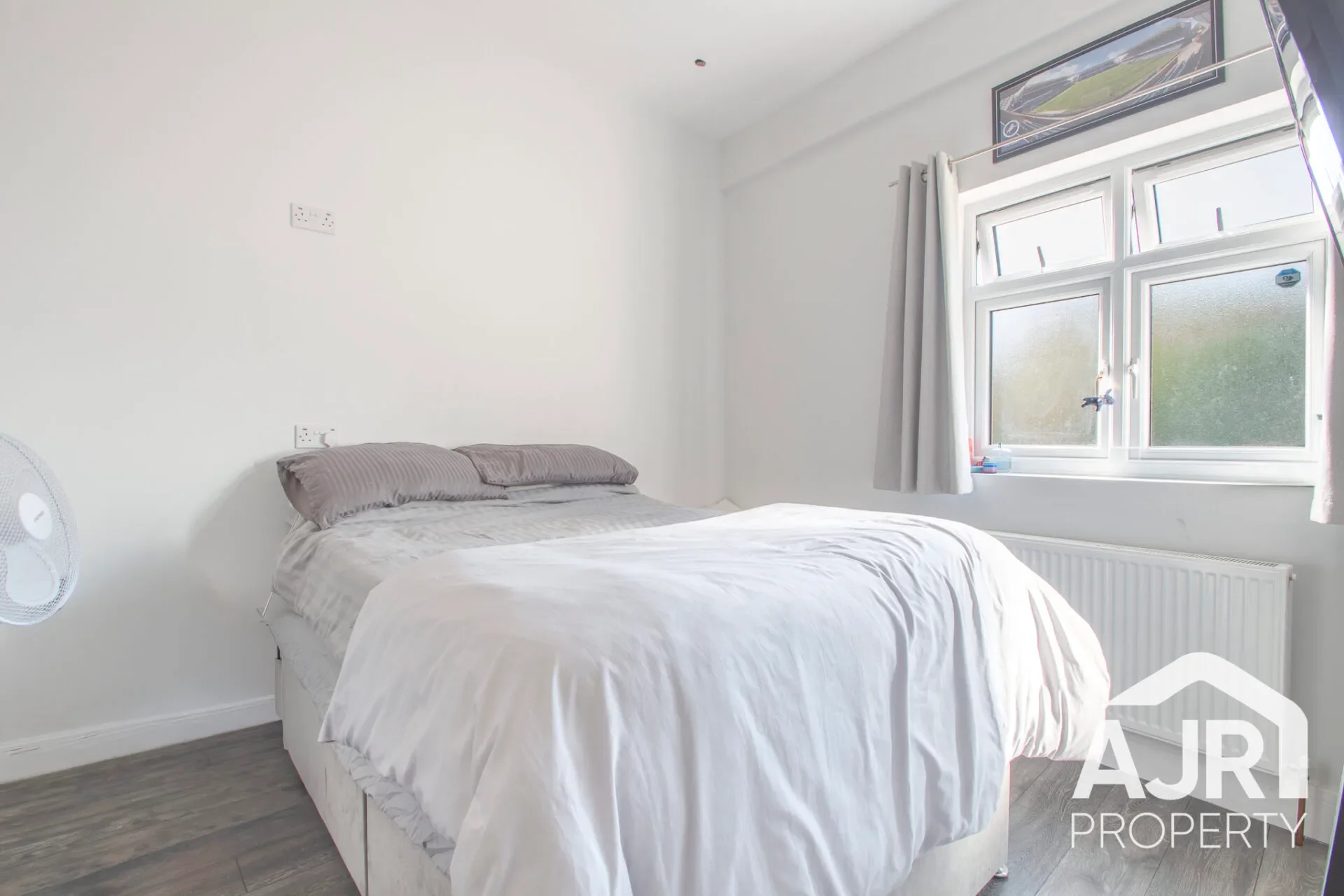 Flat Lingfield Crescent in Greater London