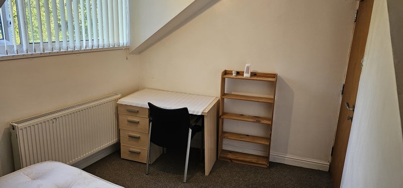 Room Claywood Drive in Sheffield