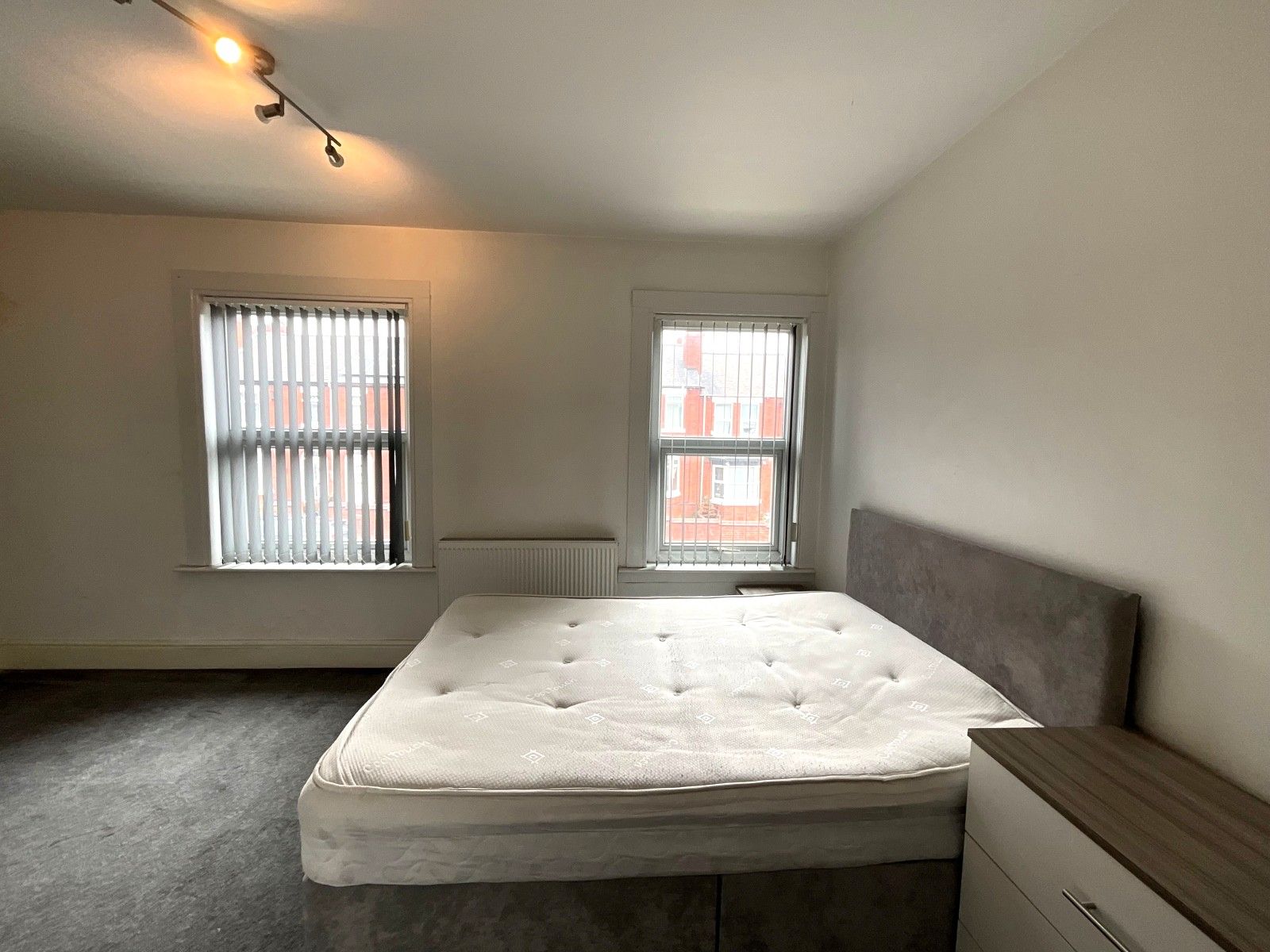 Room Mansfield Road in Doncaster