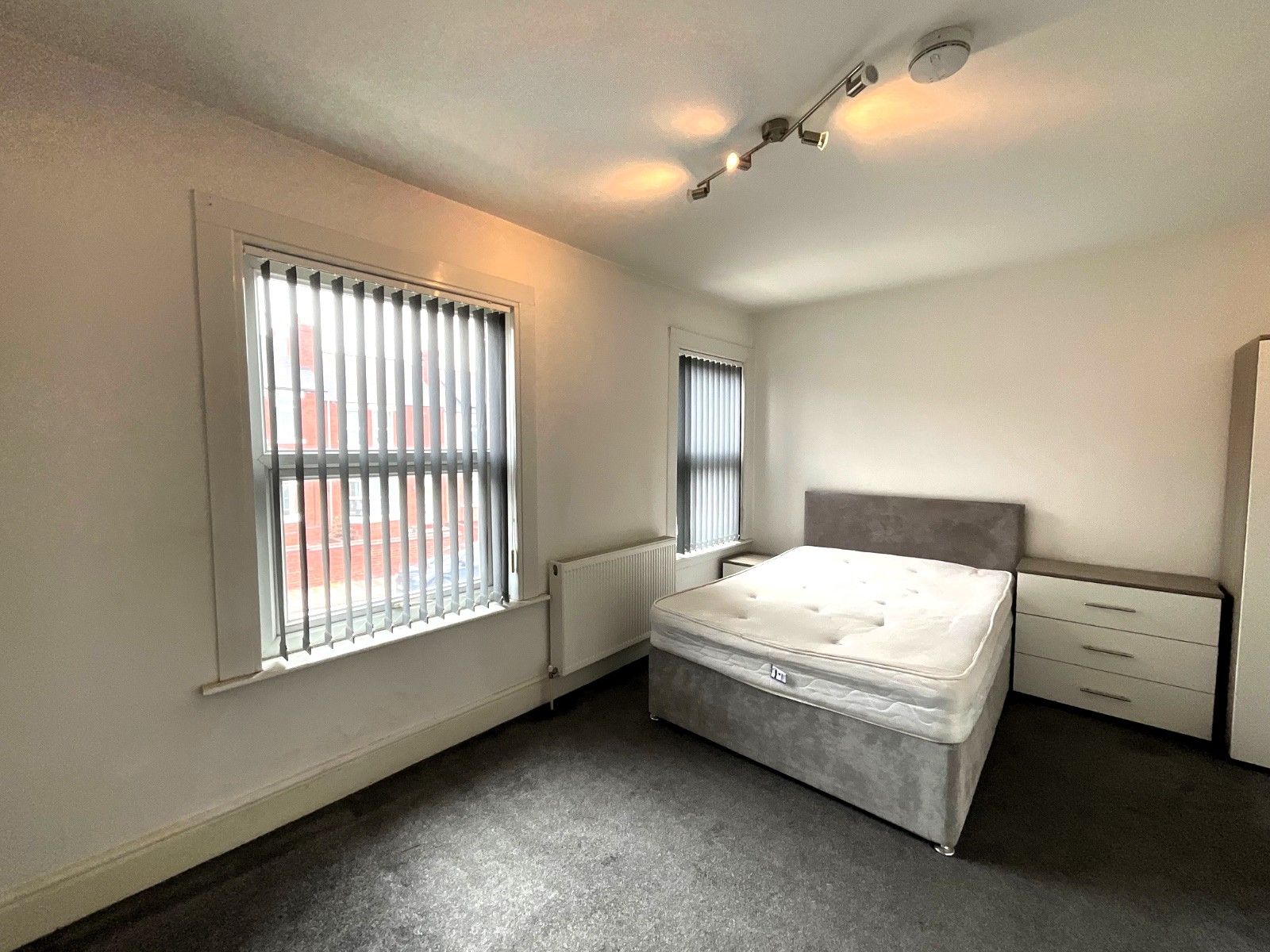 Room Mansfield Road in Doncaster