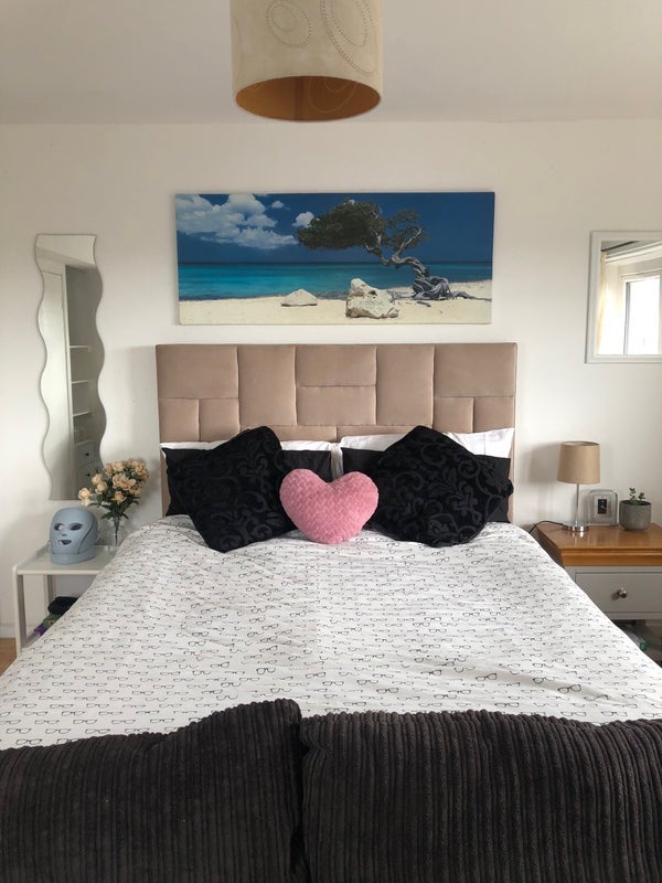Room Paddington Close in Salford