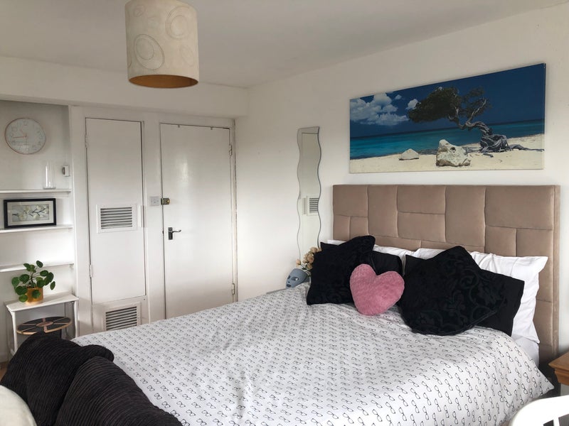 Room Paddington Close in Salford