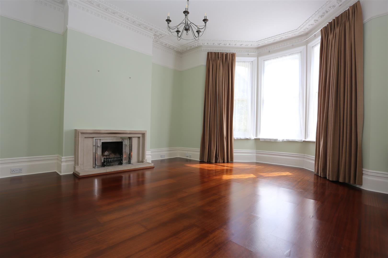 Flat Wilbury Gardens in Portslade by Sea