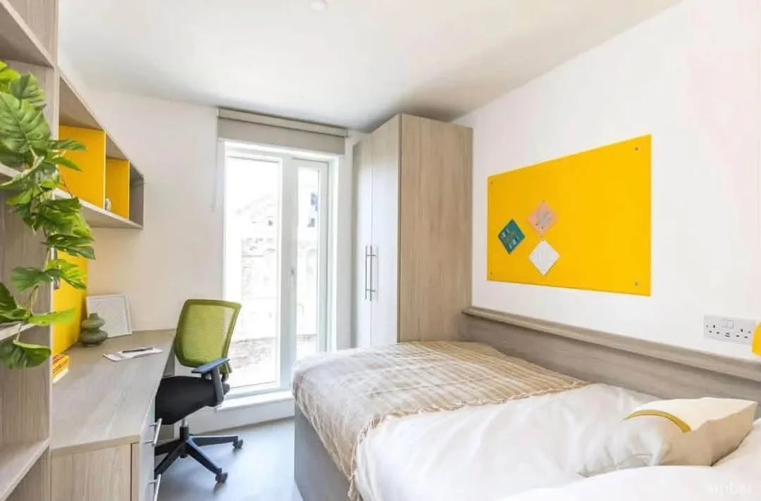 Room Bramblebury Road in Greater London