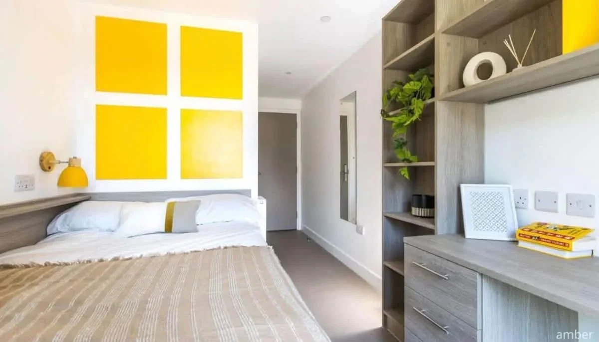 Room Bramblebury Road in Greater London