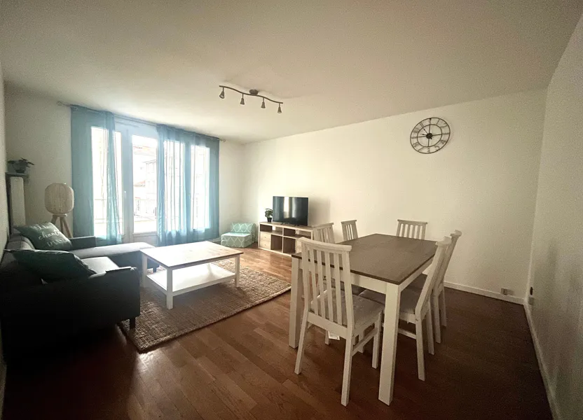 Flat Rue Antoine Charial in Lyon