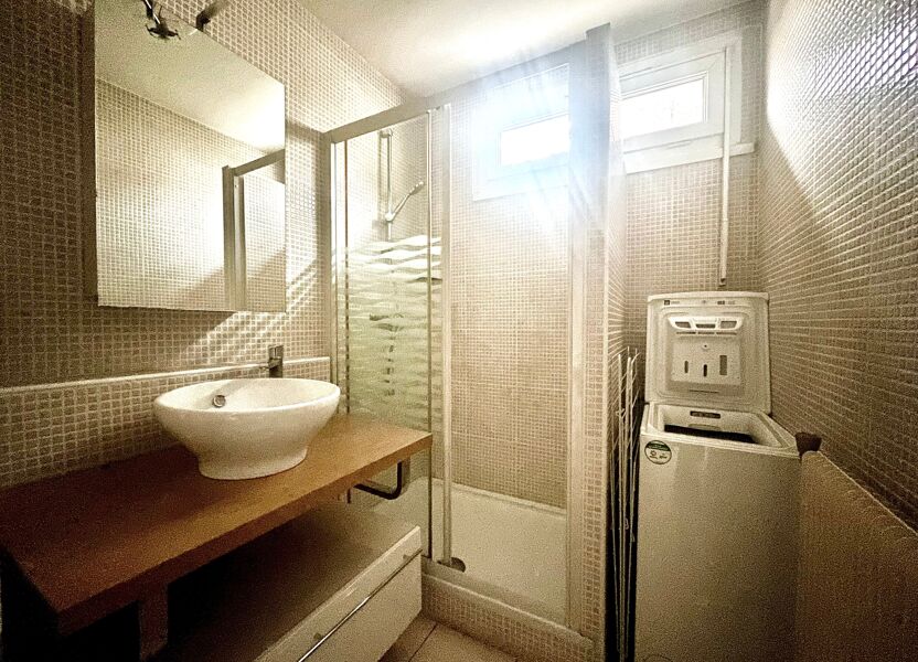 Flat Rue Antoine Charial in Lyon