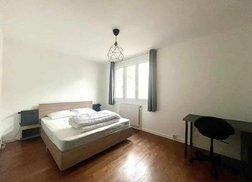 Flat Rue Antoine Charial in Lyon