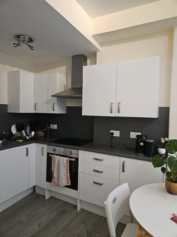 Flat Iona Street in City of Edinburgh